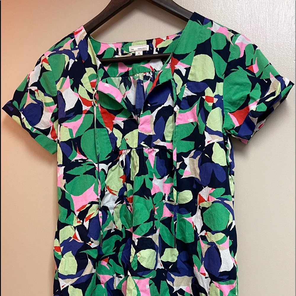 Gap XS Gently Used Multicolored Short Sleeved Dress